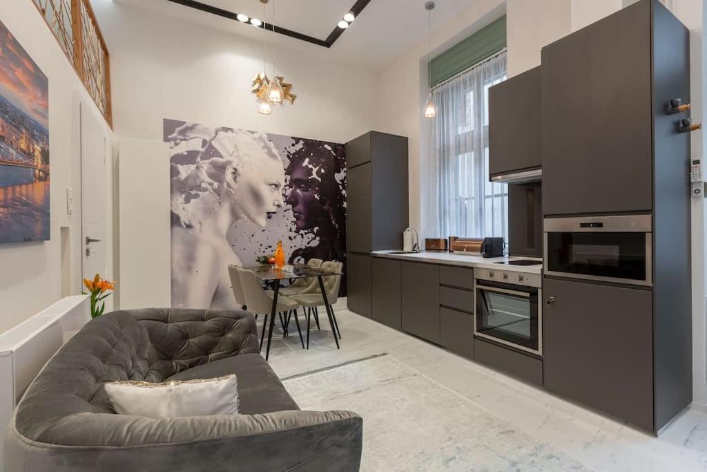 Premium Apartment By Hi5-King Street'S Luxury Budapesta Exterior foto