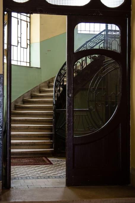 Premium Apartment By Hi5-King Street'S Luxury Budapesta Exterior foto