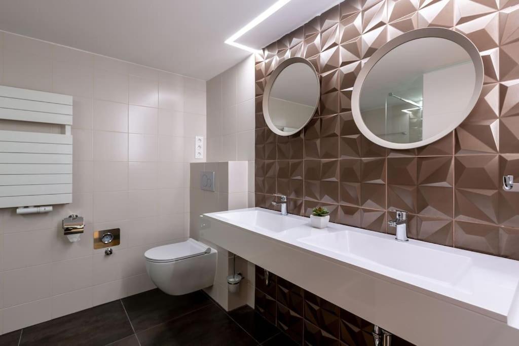 Premium Apartment By Hi5-King Street'S Luxury Budapesta Exterior foto