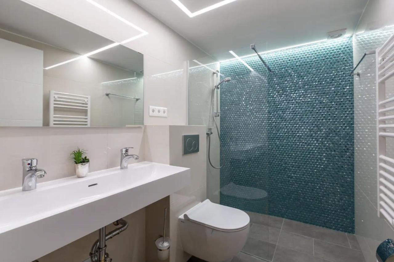 Premium Apartment By Hi5-King Street'S Luxury Budapesta Exterior foto